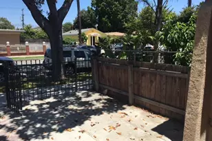 1634 W Parade, Long Beach, CA 90810 - Photo 3