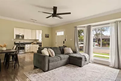 208 E 67th Street, Long Beach, CA 90805 - Photo 3