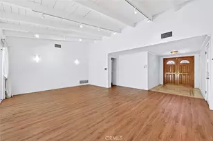 22430 Collins St, Woodland Hills, CA 91367 - Photo 15