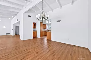 22430 Collins St, Woodland Hills, CA 91367 - Photo 25