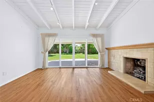22430 Collins St, Woodland Hills, CA 91367 - Photo 19