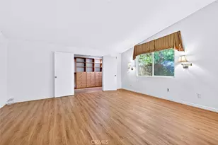 22430 Collins St, Woodland Hills, CA 91367 - Photo 33