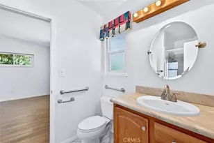 22430 Collins St, Woodland Hills, CA 91367 - Photo 47
