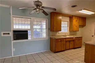 1020 W 10th St, Corona, CA 92882 - Photo 5