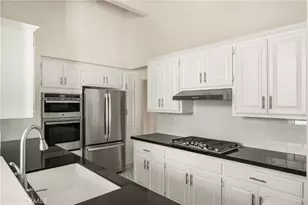 2108 Vista Entrada, Newport Beach, CA 92660 - Photo 27