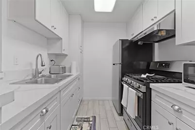 801 S Lyon #A213, Santa Ana, CA 92705 - Photo 17