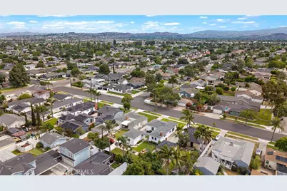 834 N Grand Street, Orange, CA 92867 - Photo 25