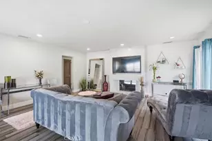 2215 N Spurgeon St, Santa Ana, CA 92706 - Photo 5