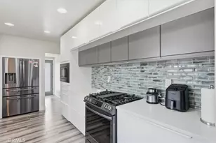 2215 N Spurgeon St, Santa Ana, CA 92706 - Photo 11