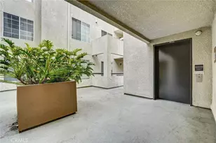 5500 Owensmouth Ave, Woodland Hills, CA 91367 - Photo 3