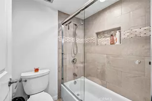 5500 Owensmouth Ave, Woodland Hills, CA 91367 - Photo 23
