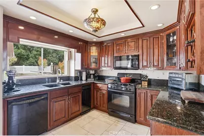 1064 Cinnamon Lane, Corona, CA 92882 - Photo 13