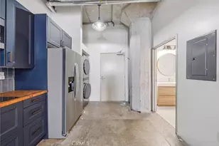 825 E 4th St, Los Angeles, CA 90013 - Photo 13