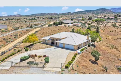 5295 Snow Line Drive, Phelan, CA 92371 - Photo 5