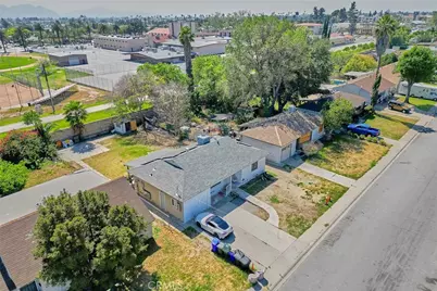 17227 Seville, Fontana, CA 92335 - Photo 5