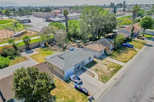 17227 Seville, Fontana, CA 92335 - Photo 5