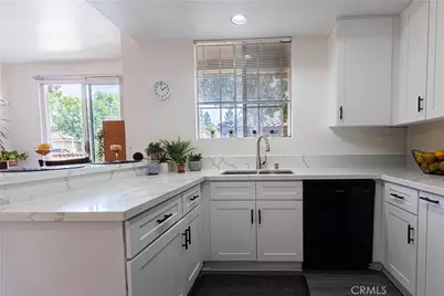 251 Gallery, Tustin, CA 92782 - Photo 7