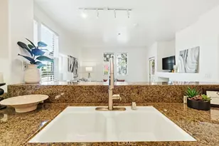 13075 Pacific Promenade Pl, Playa Vista, CA 90094 - Photo 17