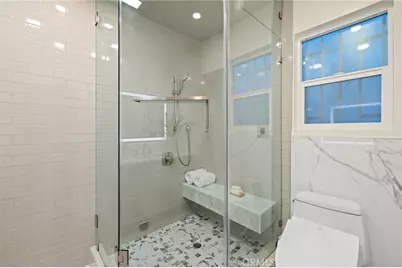 21 7th Place #208, Long Beach, CA 90802 - Photo 33