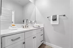 182 Scale, Irvine, CA 92618 - Photo 45