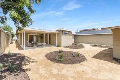 2422 W Pomona Street, Santa Ana, CA 92704 - Photo 45