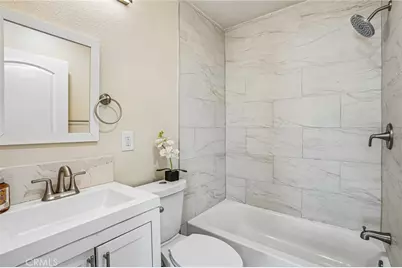 924 Frigate Avenue, Wilmington, CA 90744 - Photo 11