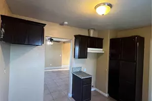 207 W 85th Pl, Los Angeles, CA 90003 - Photo 19