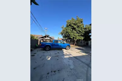 207 W 85th Place, Los Angeles, CA 90003 - Photo 25