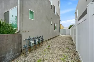 6919 S Menlo, Los Angeles, CA 90044 - Photo 23