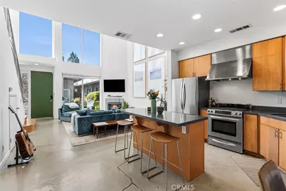 637 E 4th #B, Long Beach, CA 90802 - Photo 1