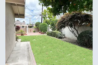 11582 Foster, Los Alamitos, CA 90720 - Photo 23