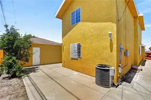 720 W 108th, Los Angeles, CA 90044 - Photo 37