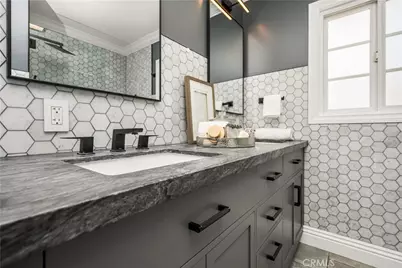 1147 W 10th, Santa Ana, CA 92703 - Photo 29
