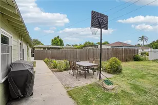 8905 Arrington Ave, Downey, CA 90240 - Photo 9