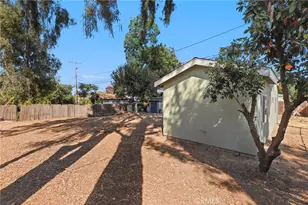 8905 Arrington Ave, Downey, CA 90240 - Photo 27