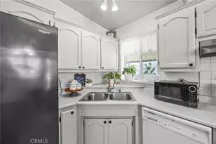 122 S Colombo Ln, Tustin, CA 92780 - Photo 13
