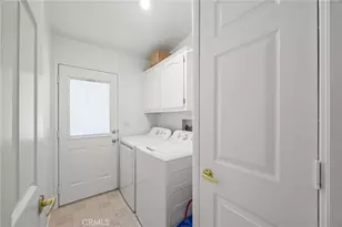122 S Colombo Ln, Tustin, CA 92780 - Photo 23