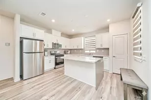 163 Dove Lndg, Covina, CA 91722 - Photo 3