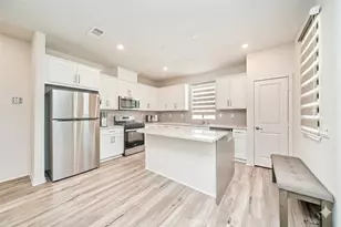 163 Dove Lndg, Covina, CA 91722 - Photo 3