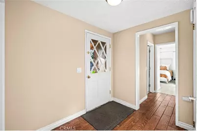 10502 S 8th Place, Inglewood, CA 90303 - Photo 5