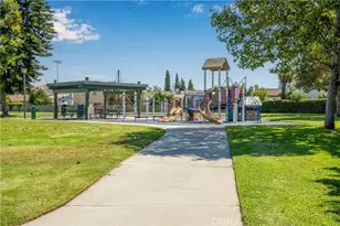 4237 Larwin, Cypress, CA 90630 - Photo 39