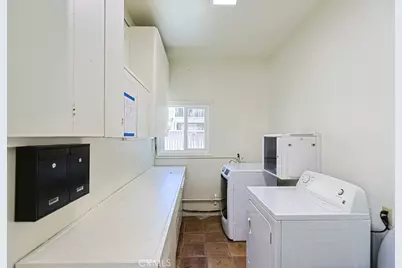 70 Roycroft Ave, Long Beach, CA 90803 - Photo 9