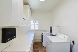 70 Roycroft Ave, Long Beach, CA 90803 - Photo 9