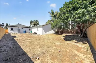 2010 W Cameron, Long Beach, CA 90810 - Photo 3