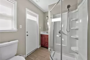 2010 W Cameron, Long Beach, CA 90810 - Photo 17