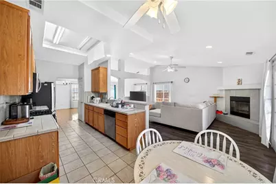 13221 Cypress, Victorville, CA 92395 - Photo 17