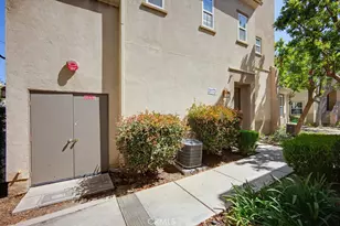 31173 Strawberry Tree Ln, Temecula, CA 92592 - Photo 5