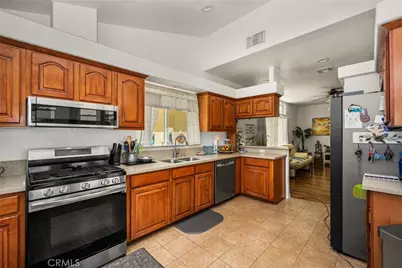 14041 B, Huntington Beach, CA 92647 - Photo 11