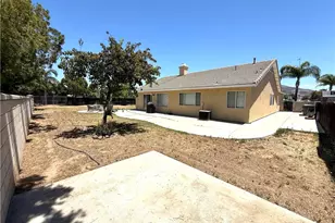 35779 Lourdes Dr, Winchester, CA 92596 - Photo 23