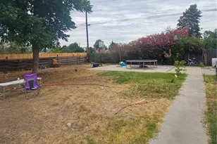 3216 Laurel, Bakersfield, CA 93304 - Photo 11